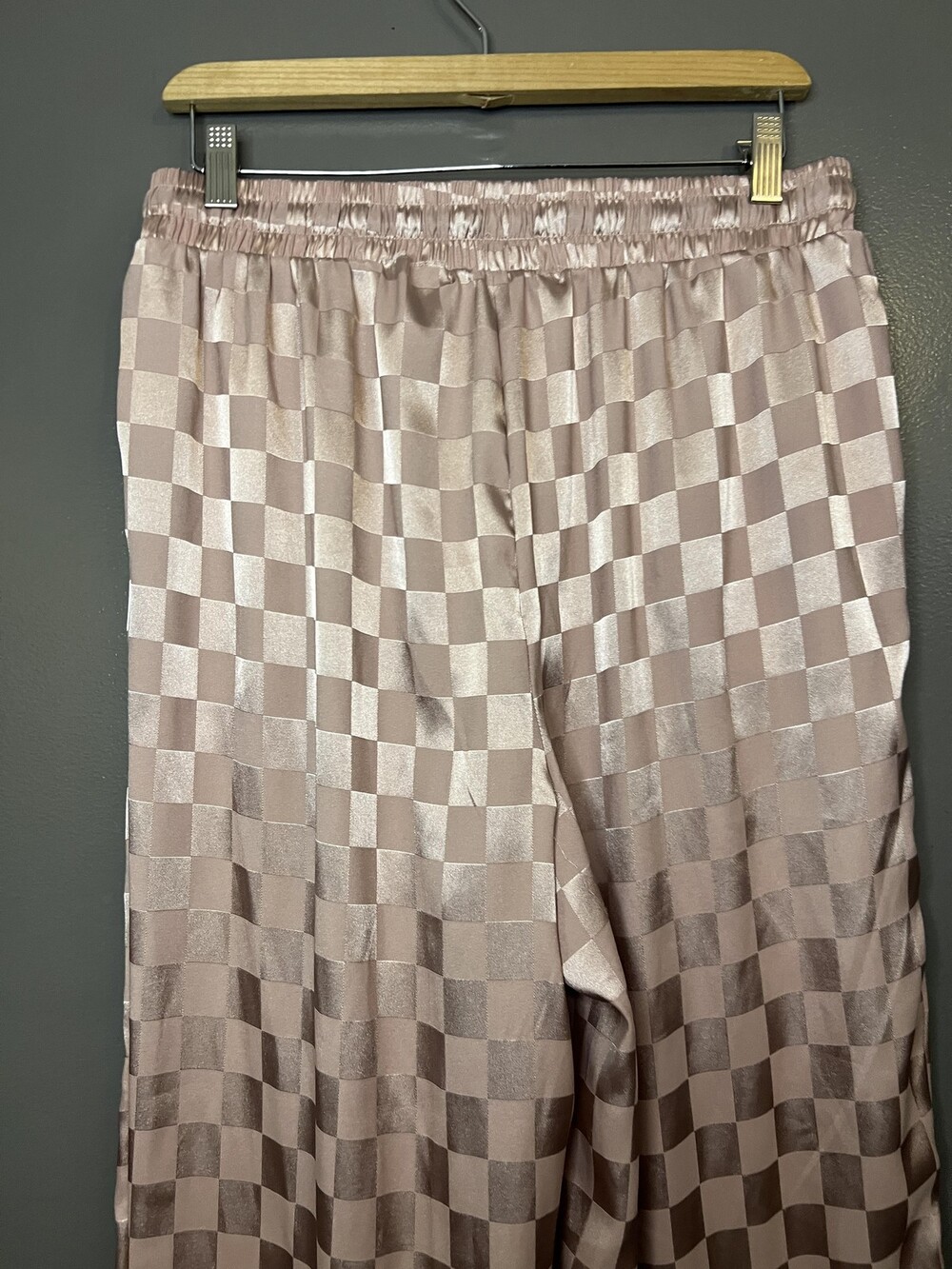 BCBGMAXAZRIA Pajama Set Womens Large Pink Satin Checkered Lounge Sleepwear - Picture 13 of 15